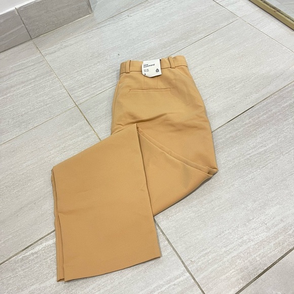 Babaton Pants - NWT Babaton new command pant rise mid leg slim